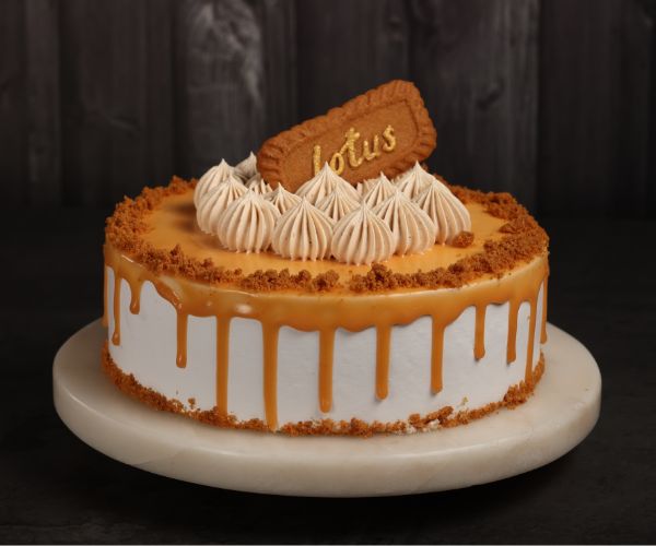 Lotus Biscoff cake, view 2