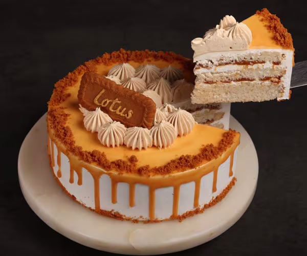 lotus-biscoff-cake
