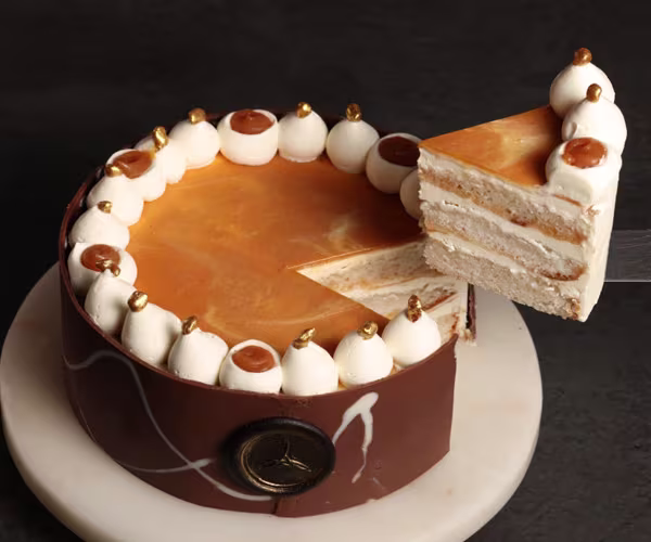 Vanilla Salted Caramel Cake
