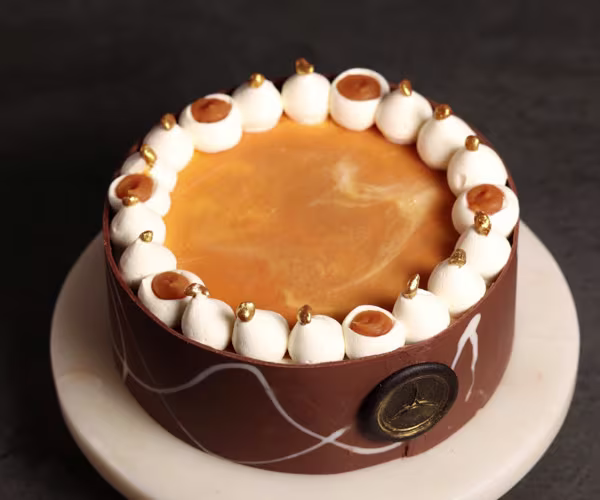 Vanilla Salted Caramel Cake